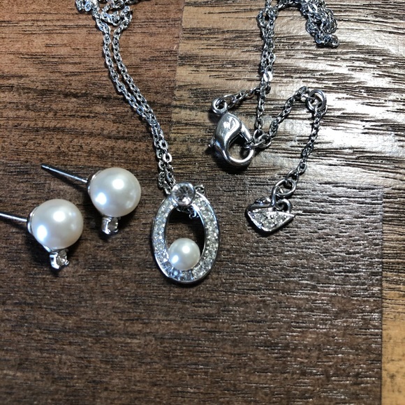 Swarovski Earings and Necklace Set - Picture 7 of 8